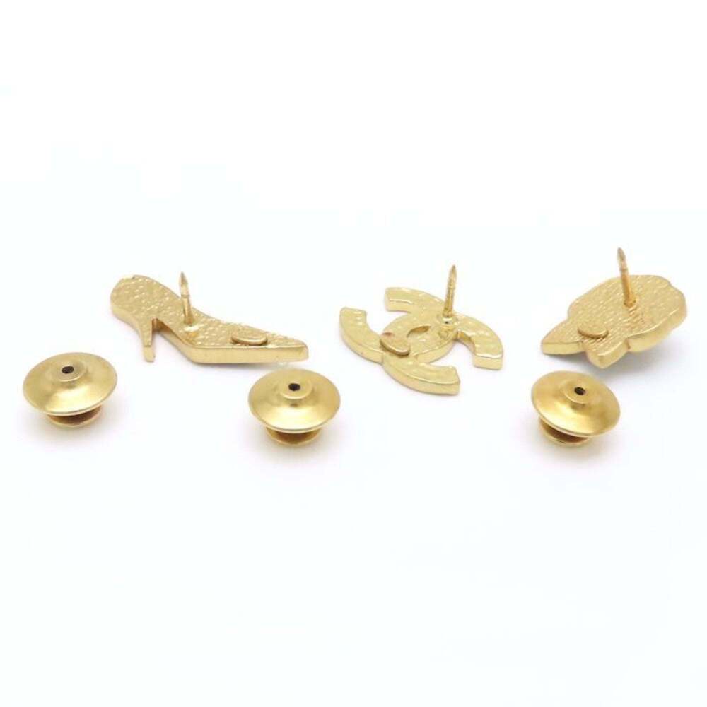 CHANEL Authentic Gold Logo Brooch - Picture 4 of 8